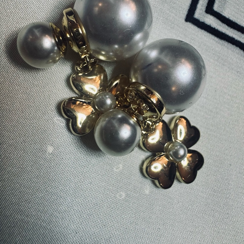 Dior Gold Floral Pearl Drop Earrings - White Pearls - Picture 4 of 5